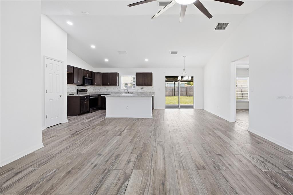 116 Juniper Way Ocala, FL 34480 - Photo 2 of 27