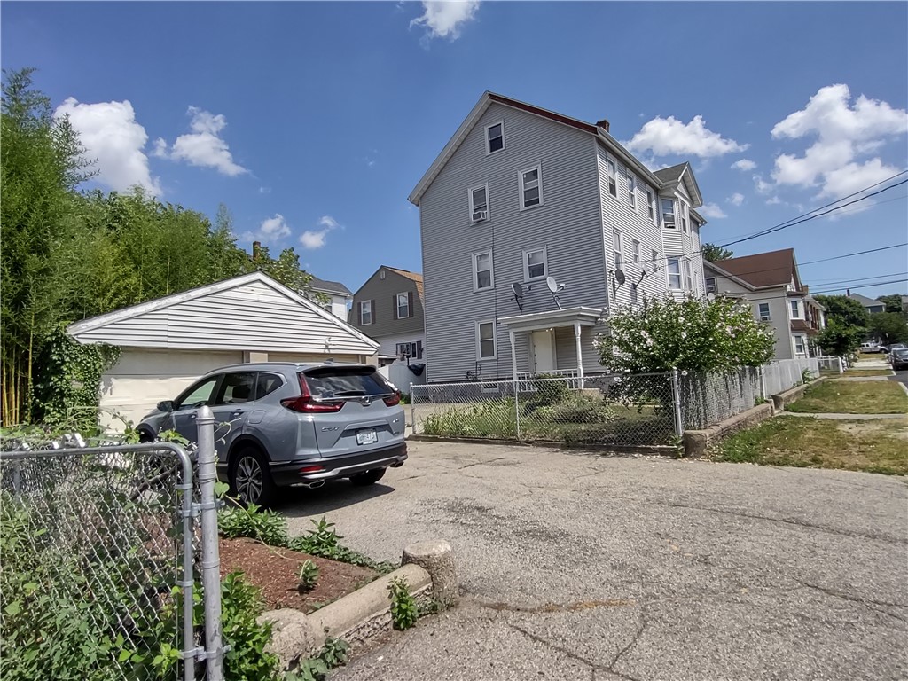 23 Walker Street Pawtucket, RI 02860 - Photo 4 of 19