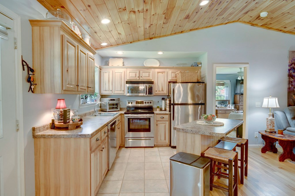 2067 Qualla Road Hayesville, NC 28904 - Photo 5 of 41 Gallery Image 5
