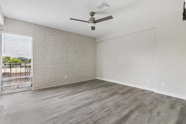 $189,500 | 2195 Poplar Avenue, Unit 405, Memphis, TN 38104