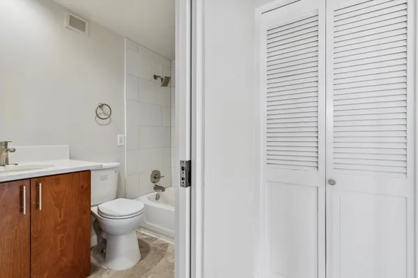 $189,500 | 2195 Poplar Avenue, Unit 405, Memphis, TN 38104