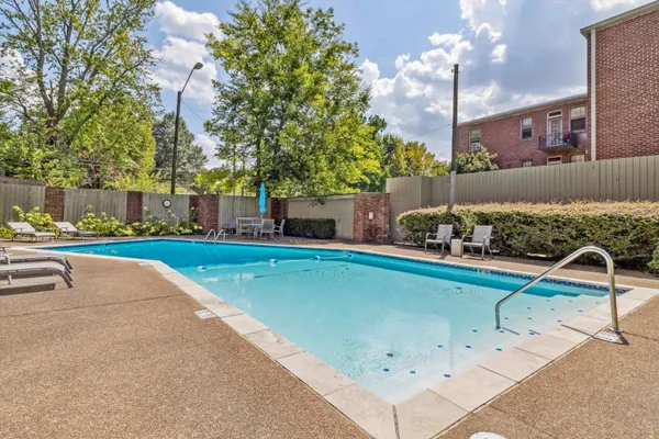 $189,500 | 2195 Poplar Avenue, Unit 405, Memphis, TN 38104