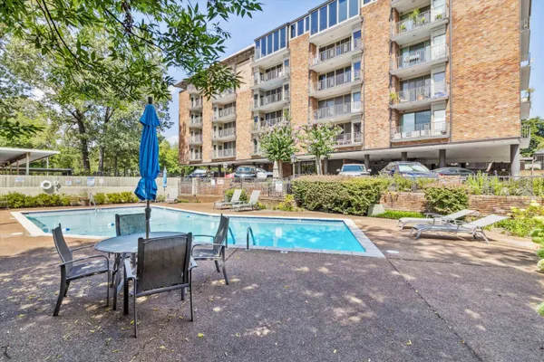 $189,500 | 2195 Poplar Avenue, Unit 405, Memphis, TN 38104