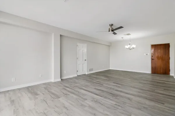 $189,500 | 2195 Poplar Avenue, Unit 405, Memphis, TN 38104