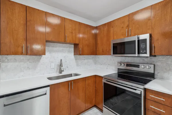$189,500 | 2195 Poplar Avenue, Unit 405, Memphis, TN 38104