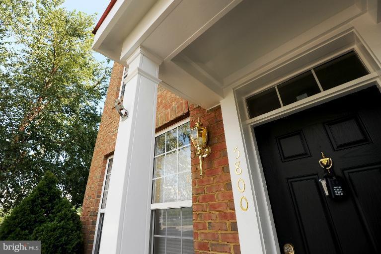 5800 Summers Grove Road Alexandria, VA 22304 - Photo 8 of 24 Exterior (Front)