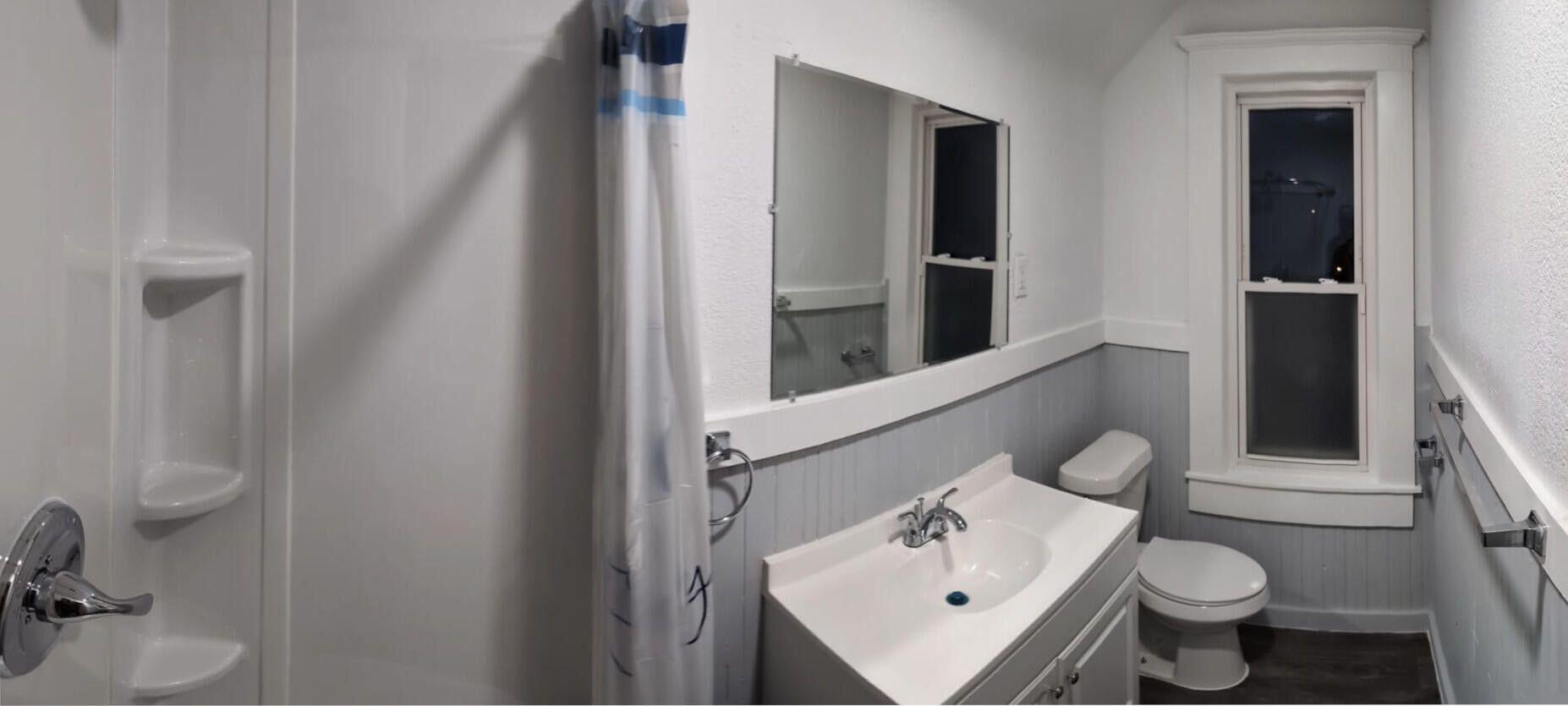 135 Batavia Street River Rouge, MI 48218 - Photo 11 of 28 upstairs bath 2
