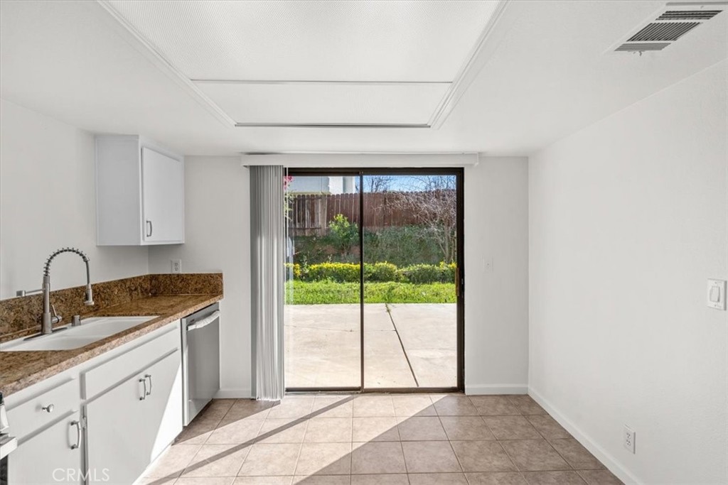 832 Chelsea Court Simi Valley, CA 93065 - Photo 12 of 28