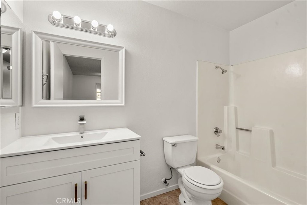 832 Chelsea Court Simi Valley, CA 93065 - Photo 15 of 28