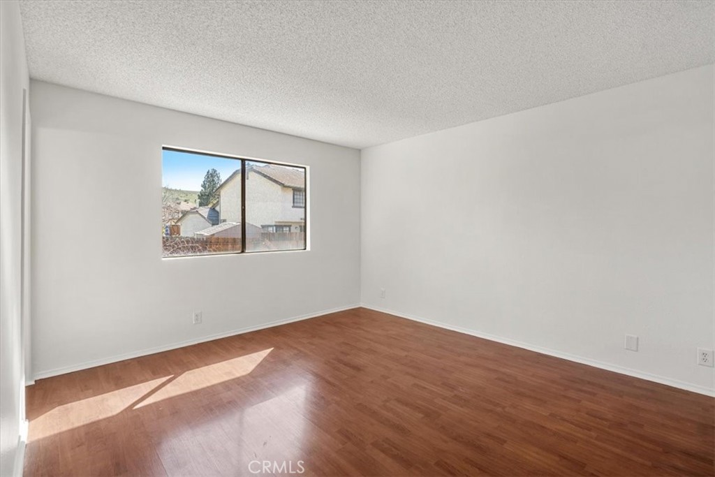 832 Chelsea Court Simi Valley, CA 93065 - Photo 16 of 28