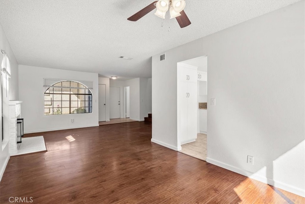 832 Chelsea Court Simi Valley, CA 93065 - Photo 4 of 28