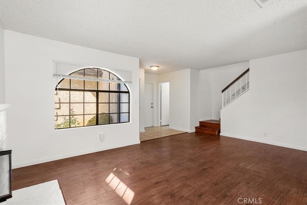 832 Chelsea Court Simi Valley, CA 93065 - Photo 5 of 28