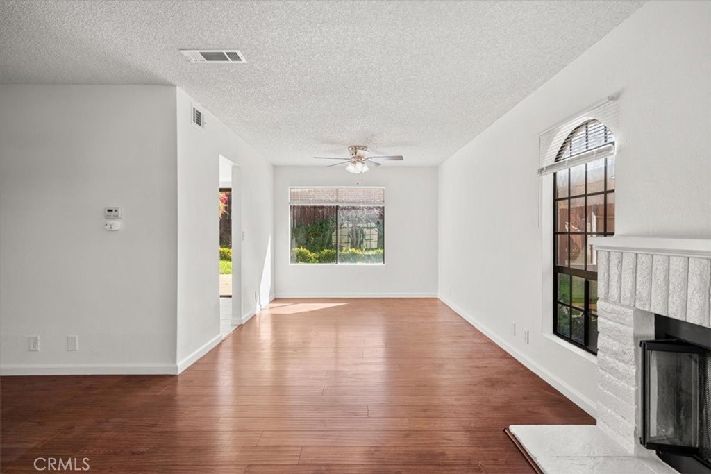 832 Chelsea Court Simi Valley, CA 93065 - Photo 7 of 28