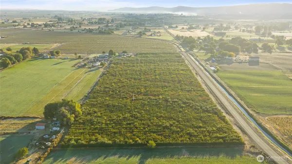 $689,000 | 1 Mountainview Road, Grandview, WA 98930