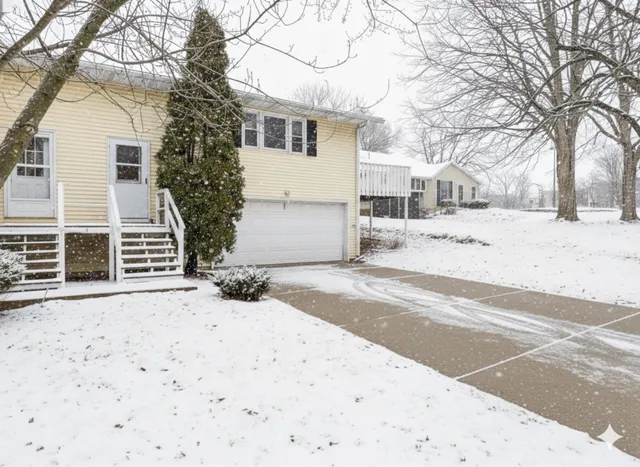 $275,000 | 99 Orchard Lane, Mount Horeb, WI 53572