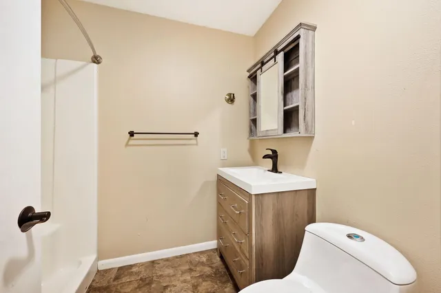 $275,000 | 99 Orchard Lane, Mount Horeb, WI 53572