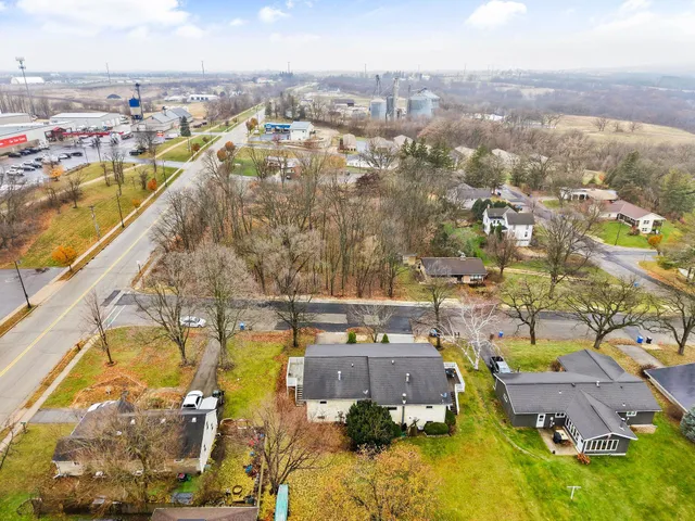 $275,000 | 99 Orchard Lane, Mount Horeb, WI 53572