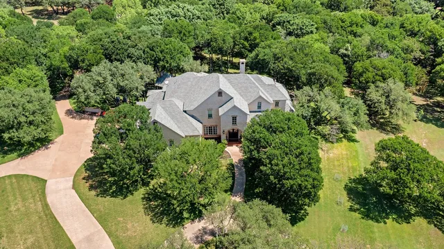 $2,500,000 | 565 Lost Hunters Canyon, China Spring, TX 76633