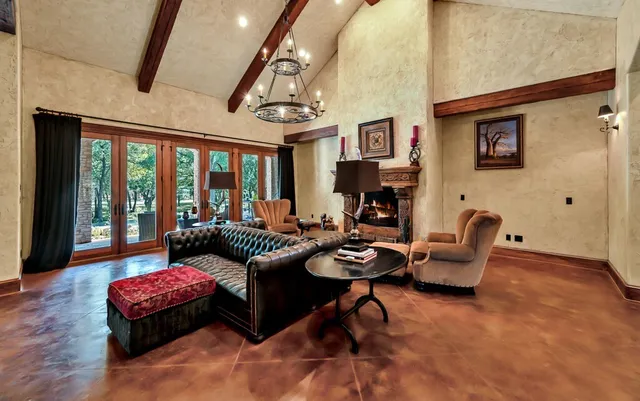 $2,500,000 | 565 Lost Hunters Canyon, China Spring, TX 76633