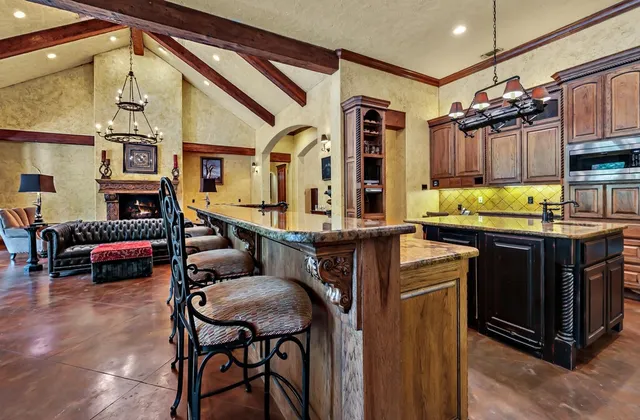 $2,500,000 | 565 Lost Hunters Canyon, China Spring, TX 76633