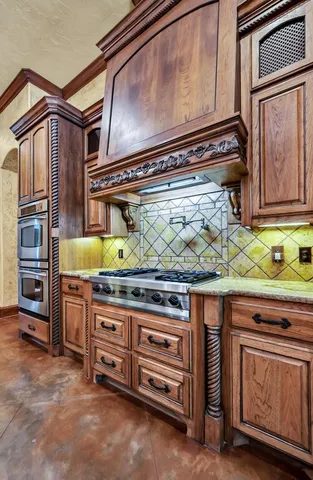 $2,500,000 | 565 Lost Hunters Canyon, China Spring, TX 76633