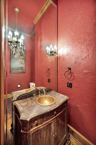 $2,500,000 | 565 Lost Hunters Canyon, China Spring, TX 76633