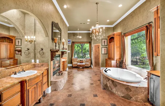 $2,500,000 | 565 Lost Hunters Canyon, China Spring, TX 76633