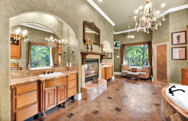 $2,500,000 | 565 Lost Hunters Canyon, China Spring, TX 76633