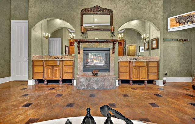 $2,500,000 | 565 Lost Hunters Canyon, China Spring, TX 76633