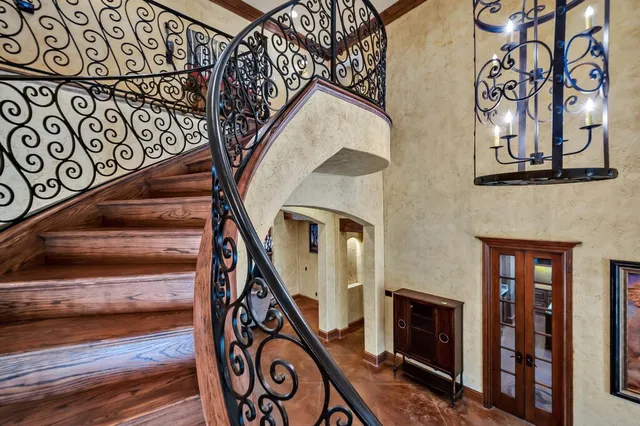 $2,500,000 | 565 Lost Hunters Canyon, China Spring, TX 76633