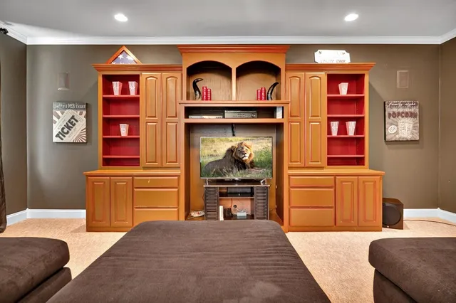 $2,500,000 | 565 Lost Hunters Canyon, China Spring, TX 76633