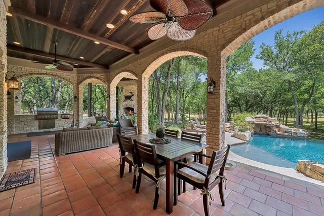 $2,500,000 | 565 Lost Hunters Canyon, China Spring, TX 76633