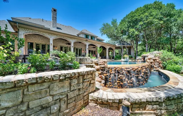 $2,500,000 | 565 Lost Hunters Canyon, China Spring, TX 76633