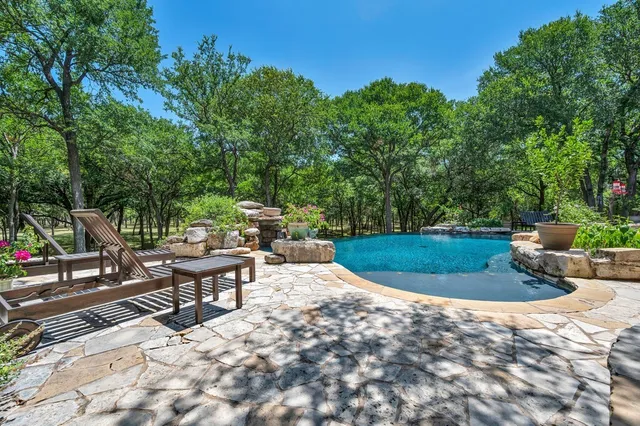 $2,500,000 | 565 Lost Hunters Canyon, China Spring, TX 76633