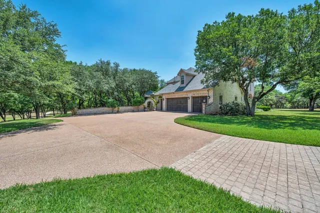 $2,500,000 | 565 Lost Hunters Canyon, China Spring, TX 76633