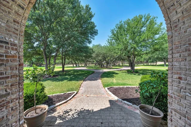 $2,500,000 | 565 Lost Hunters Canyon, China Spring, TX 76633