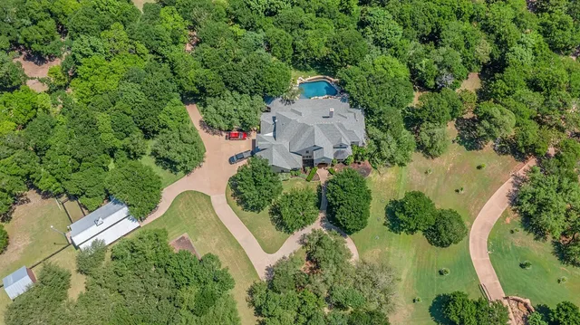 $2,500,000 | 565 Lost Hunters Canyon, China Spring, TX 76633