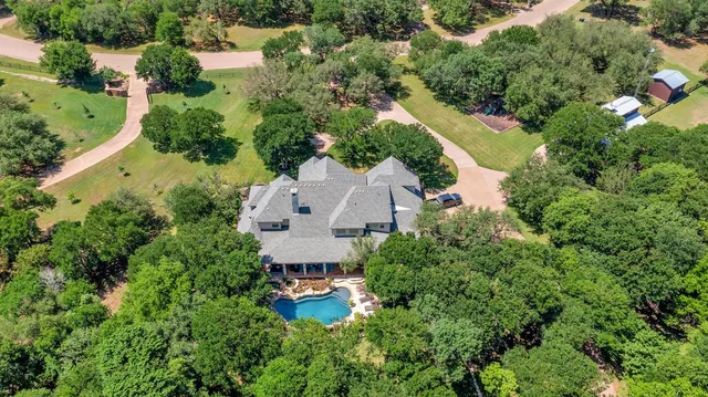 $2,500,000 | 565 Lost Hunters Canyon, China Spring, TX 76633