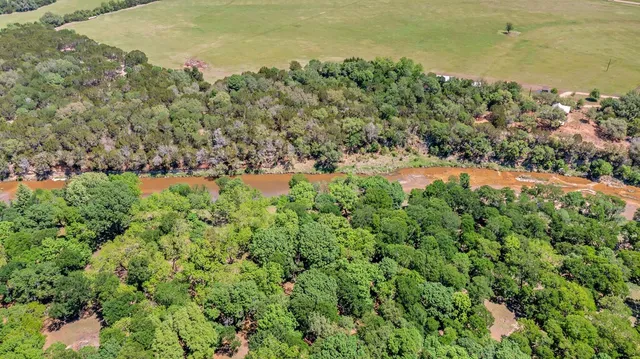 $2,500,000 | 565 Lost Hunters Canyon, China Spring, TX 76633