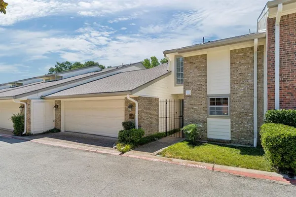 $480,000 | 2143 Kessler Court, Unit 38, Dallas, TX 75208