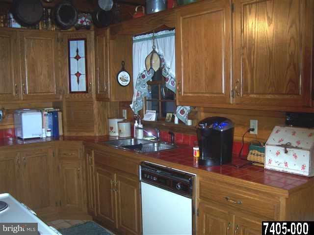 319 Old Westminster Road Hanover, PA 17331 - Photo 5 of 25