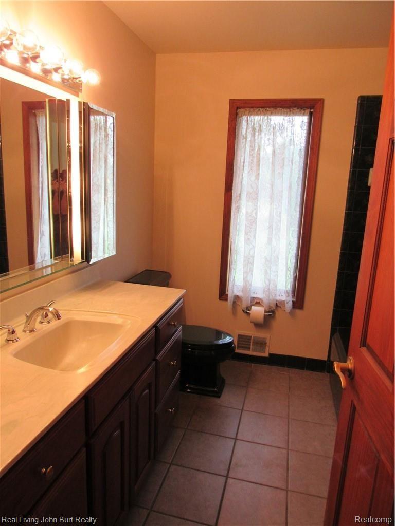 73731 McFadden Road Armada, MI 48005 - Photo 18 of 32 IMG_1843.JPG