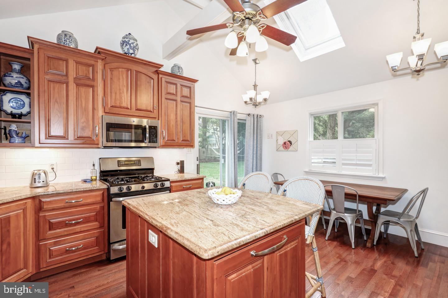 215 Hillcrest Road Wayne, PA 19087 - Photo 12 of 23 Kitchen