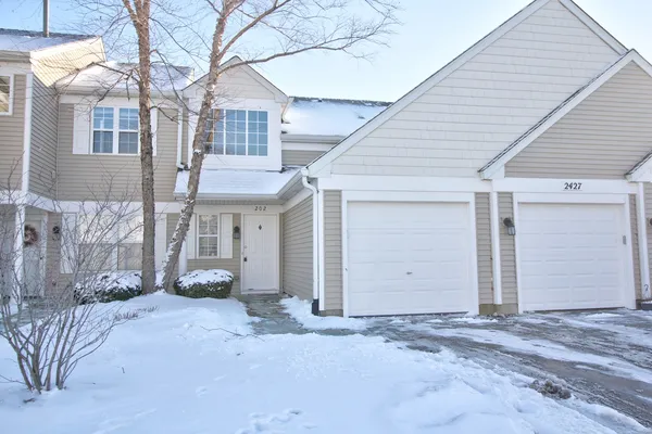 $2,200 | 2427 Sheehan Drive, Unit 202, Naperville, IL 60564
