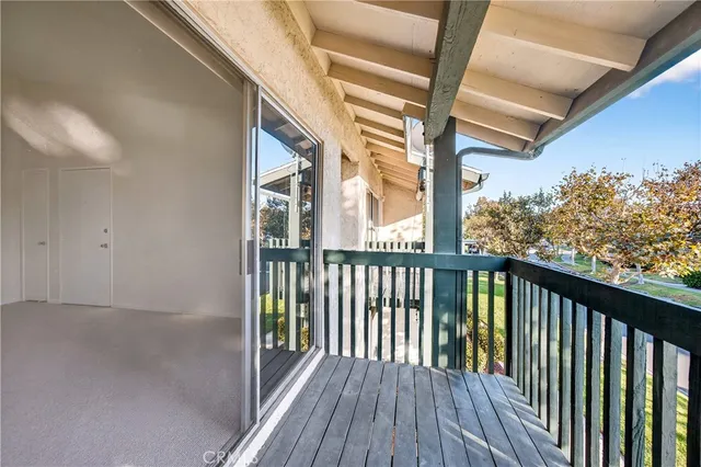 $375,000 | 23220 Orange Lake, Unit 2, Lake Forest, CA 92630