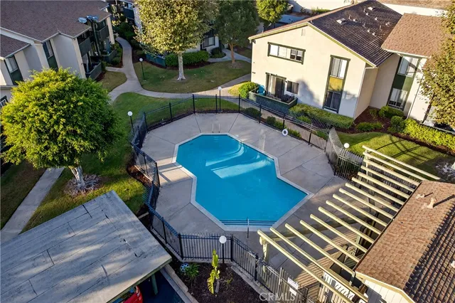 $375,000 | 23220 Orange Lake, Unit 2, Lake Forest, CA 92630