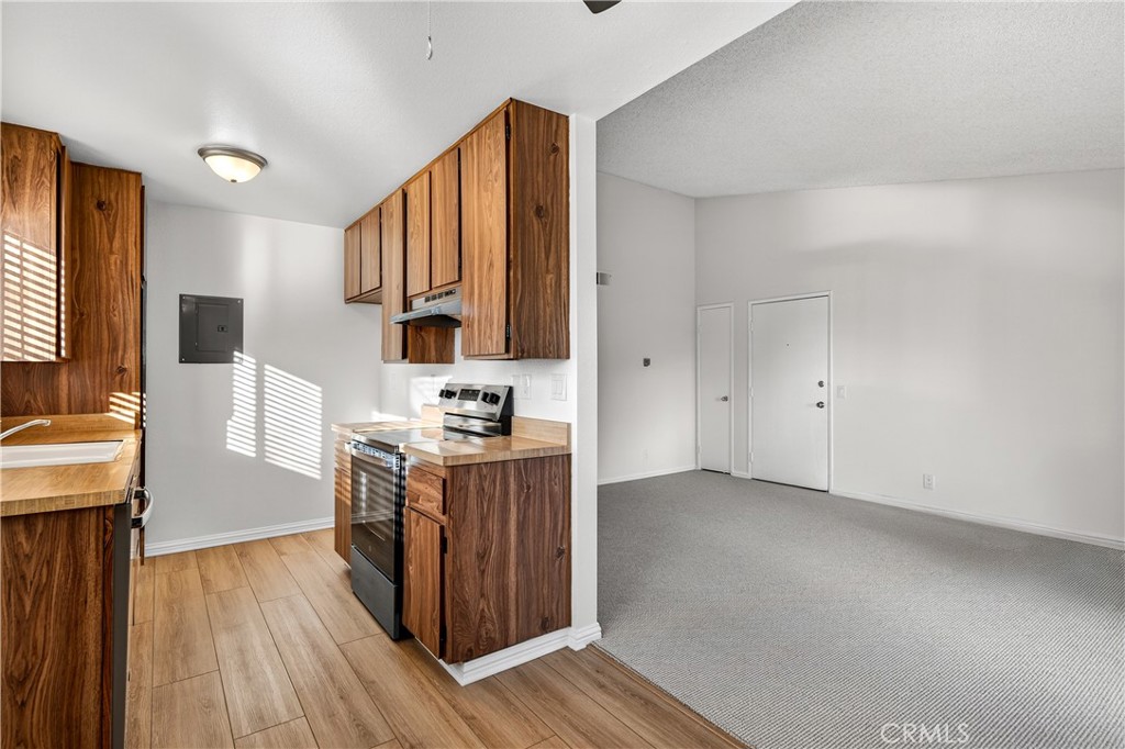 23220 Orange Lake, Unit 2 Lake Forest, CA 92630 - Photo 6 of 25