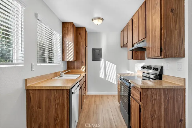 $375,000 | 23220 Orange Lake, Unit 2, Lake Forest, CA 92630