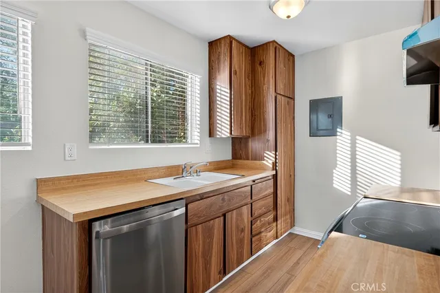 $375,000 | 23220 Orange Lake, Unit 2, Lake Forest, CA 92630