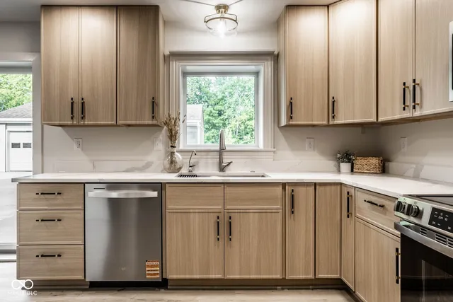 $549,900 | 650 Mulberry Street, Zionsville, IN 46077